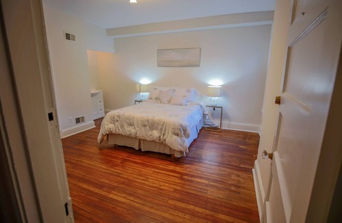 Woodley Park Bed & Breakfast | "Luxury spacious charming DC row house + parking"