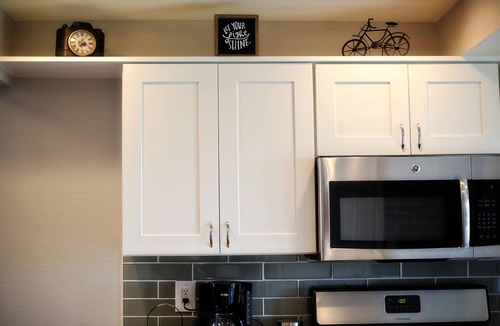 Peregrine Apartment | Luxury suite with kitchen, trails and lovely view