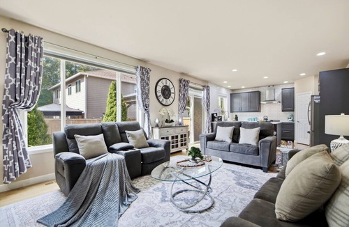 Paine Field-Lake Stickney House | LW7: Spacious 5-bedroom house in serene Lynnwood with AC