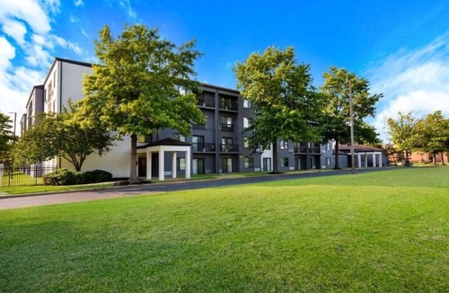 Eastwick Hotel | Make Your Trip More Enjoyable! 3 Posh Units, Close to African American Museum