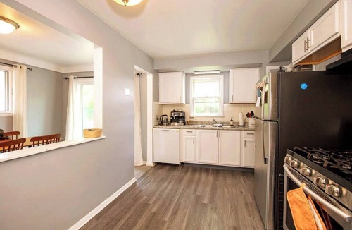 Maple Heights House | Maple Heights 3BR Summer Haven — Cozy & Spacious