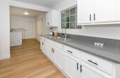 Pico - Robertson House | Marvelous 3-bedroom Condo in Beverly Hills