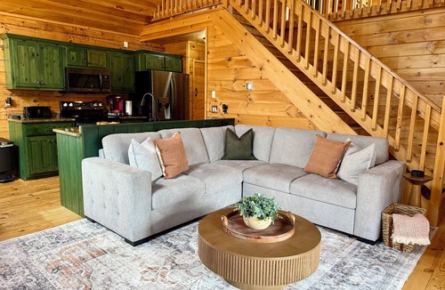 Murphy Cabin | Meadow Vista – 3BR/3BA Cabin Nestled in the Blue Ridge Mountains
