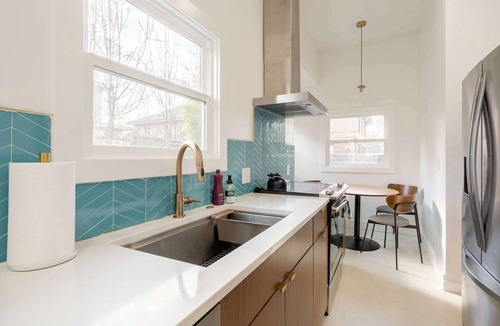 Sunnyside House | Mid-Century Dream | 3BR/2BA | Heart of Hawthorne
