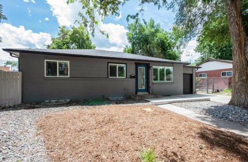 Alta Vista Area House | Mid-Mod Marvel Central Game RmWet Bar Patio