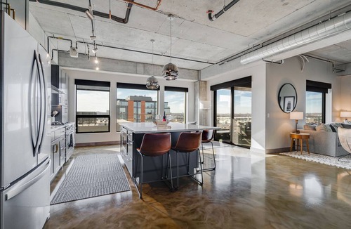 Warehouse District Apartment | MINNeSTAY* Sable 701 - Luxury Two Story Loft | North Loop | Target Center