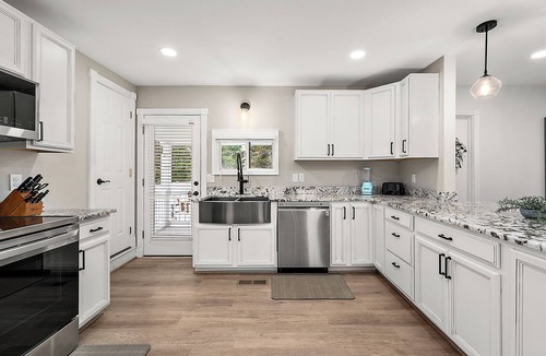 Berlin House | Mins to Golf & Beach! Private Pool & Luxe Firepit