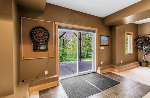 Great Valley House | Minutes to Ellicottville ~ Mountain Ski Chalet ~ Virtual Tour Included!