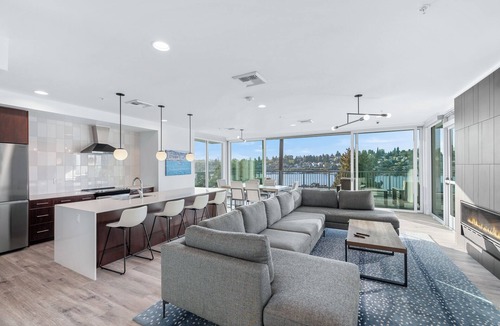 Eastlake Apartment | Modern 1BR Retreat w/Private Balcony & Stunning Lake Union Views