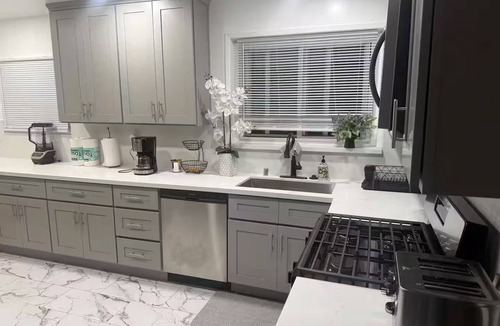 Los Angeles House | Modern 2BR Home, SoFi, LAX, Parking, Fast WiFi
