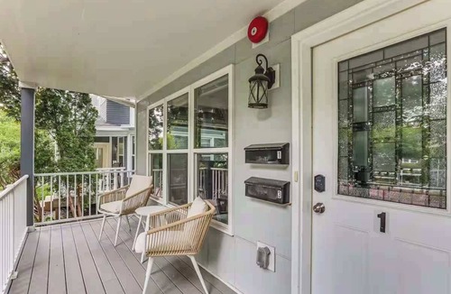 Lowry Hill East House | Modern 3 Bed 3 Bath Condo in Uptown