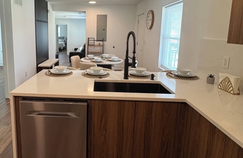 Springfield Apartment | Modern 3-bedroom apartment by The Wittenberg Steemer