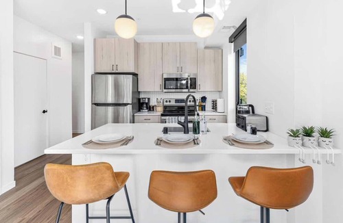 St. Anthony West Apartment | Modern Apt with Rooftop & City Views