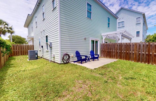 Wilmington Beach House | Modern Duplex, Fenced Yard, Dogs OK, Easy Walk to Beach + Greenway