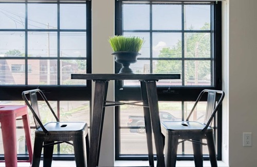 Italian Village Apartment | Modern Flat - Short North - Free Parking