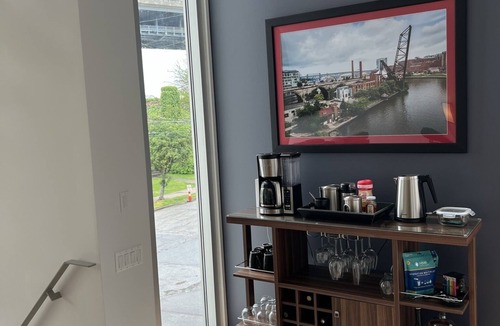 Ohio City House | Modern Home in heart of Cleveland Flats with stunnnig views of Cuyahoga River
