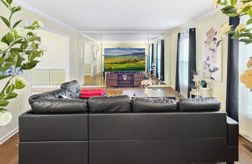 Langley Park House | Modern Home Near UMD & D.C.