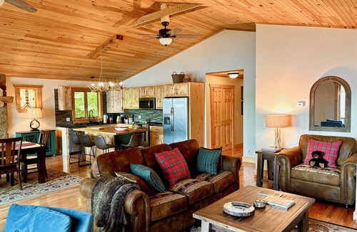 Speculator House | Modern Lakefront Cabin w/Fireplace and Stunning View of Oak Mountain Skiing