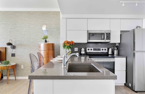 Coconut Grove Apartment | Modern Layout Suite with Amazing Bay Views