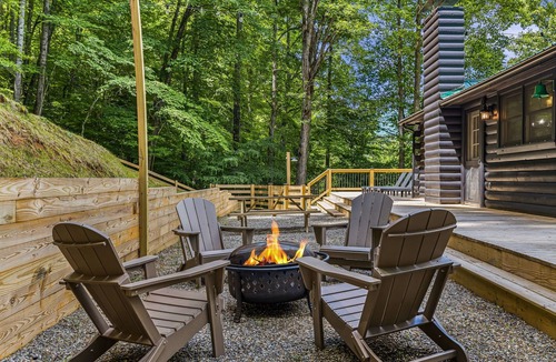 Candler Cabin | Modern Mountainside Cabin | Hot Tub, Game Room + Biltmore Pass Near Asheville