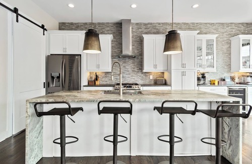 Third Ward House | Modern Rooftop Oasis, Gym, EV Charger with Skyline Views in Uptown Charlotte