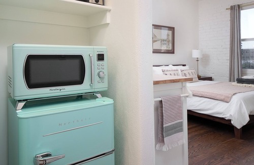 Westlake Apartment | Modern Studio Oasis! Close to Downtown LA!