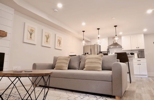 Mount Pleasant Apartment | Mount Pleasant Surprise! Kid & Family Friendly!