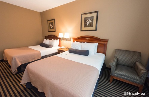 Flat Rock Hotel | Mountain Inn & Suites