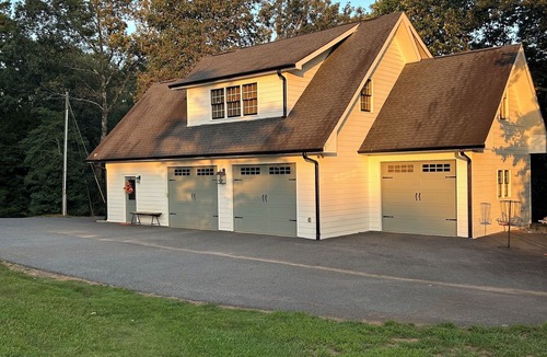 Dawsonville Apartment | Mountain Retreat- 2BR Near Amicalola Falls & Dahlonega Wineries- Sleeps 5