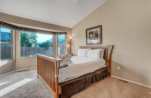 Cheyenne Meadows House | Mountainside View Firepit & Hot Tub