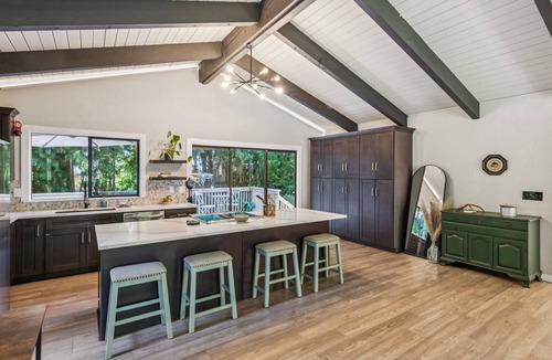 Lake Stevens House | NEW! Modern Forest Escape | Near Hikes & Lake