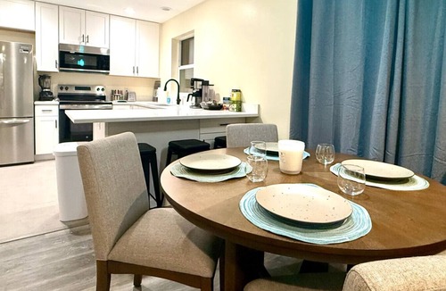 Springfield Villa | New Townhome w/comfy King Bed