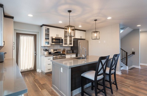 Skyland House | Newer Spacious 4 bed, 4 bath, game room, deck, patio, 2 porches