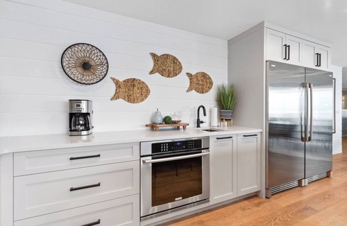Oak Harbor House | Newly Remodeled Waterfront Whidbey Island, Hot Tub