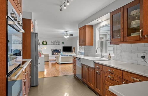 Lake Grove House | Newly Renovated Lake O Home for the Summer ! Central and Walkable! Swim Passes