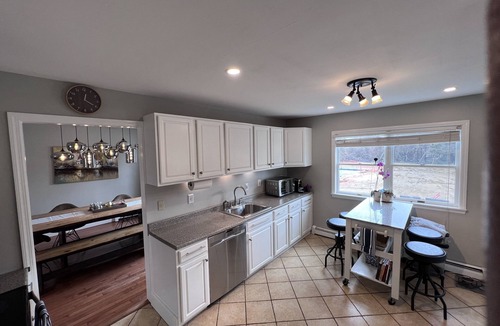 Mattituck House | “North Fork Escape – Cozy Farmhouse with amazing swimming pool by the Vineyards”