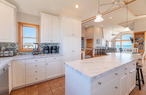 Ocean Sands House | Ocean Dream - Corolla, Ocean Sands, Pool/Hot Tub/Handicap Friendly/Elevator/Pets OK/Weddings!