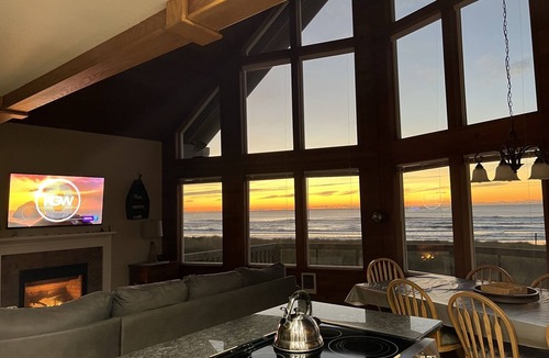 Pacific City House | OCEAN FRONT - SPECTACULAR VIEW . ANCHOR DOWN