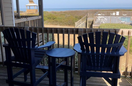 Duck Condo | OCEANFRONT@ The Lucky Duck- 100% renovated, clean, cozy & well-appointed.