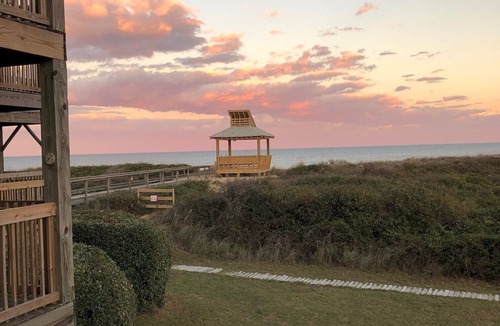 Duck Condo | OCEANFRONT@ The Lucky Duck- 100% renovated, clean, cozy & well-appointed.