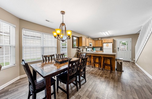 Pigeon Forge House | On the RIVER! Close to ALL attractions- P. Forge-Dolly-Gatlinburg-Le Cont
