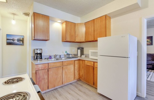 Oakridge Apartment | Oregon Getaway by Willamette National Forest!