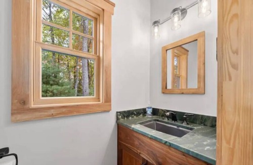 Penrose Cabin | Panoramic Mtn View’s-Sauna-Hot Tub-Game Room-Waterfalls, hiking, biking w/in min