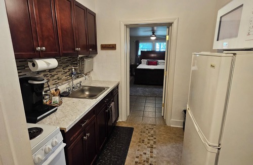 Albany Apartment | Parkside Queen Stunning 1 Bedroom in 1800's Brownstone!