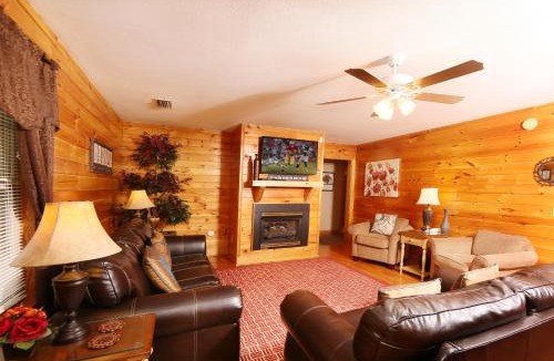 Pigeon Forge Apartment | Peaceful Condo for your perfect Mountain Getaway