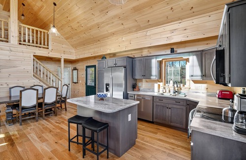 Athens Cabin | Peaceful Lakefront Cabin w/Private Dock and Kayaks