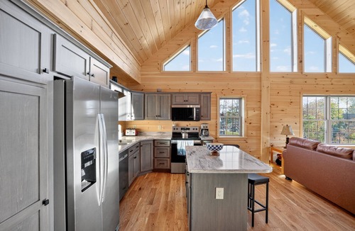 Athens Cabin | Peaceful Lakefront Cabin w/Private Dock and Kayaks