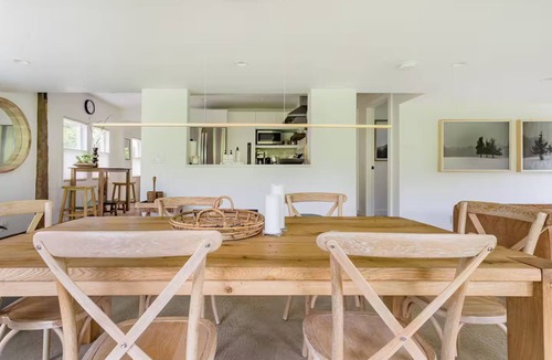 Lewisboro House | Peaceful Light-Filled Guesthouse salt pool/sauna - 1 Hour From NYC