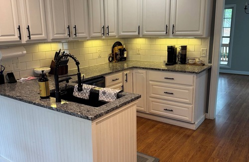 Carthage House | Peaceful & private 4 BR 2 1/2 Bath on 1 Acre in Carthage, 15 minutes from golf.