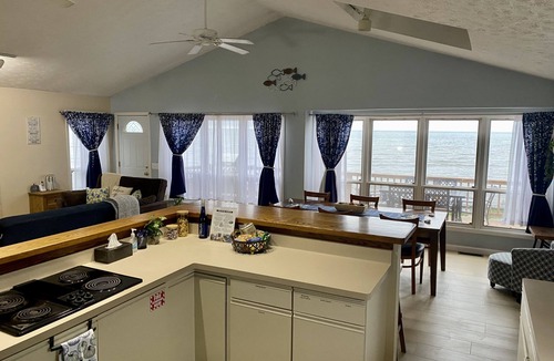 North Greece House | Peaceful Waterfront Retreat Near Rochester